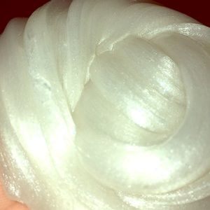 Pearl white slime small comes with extras